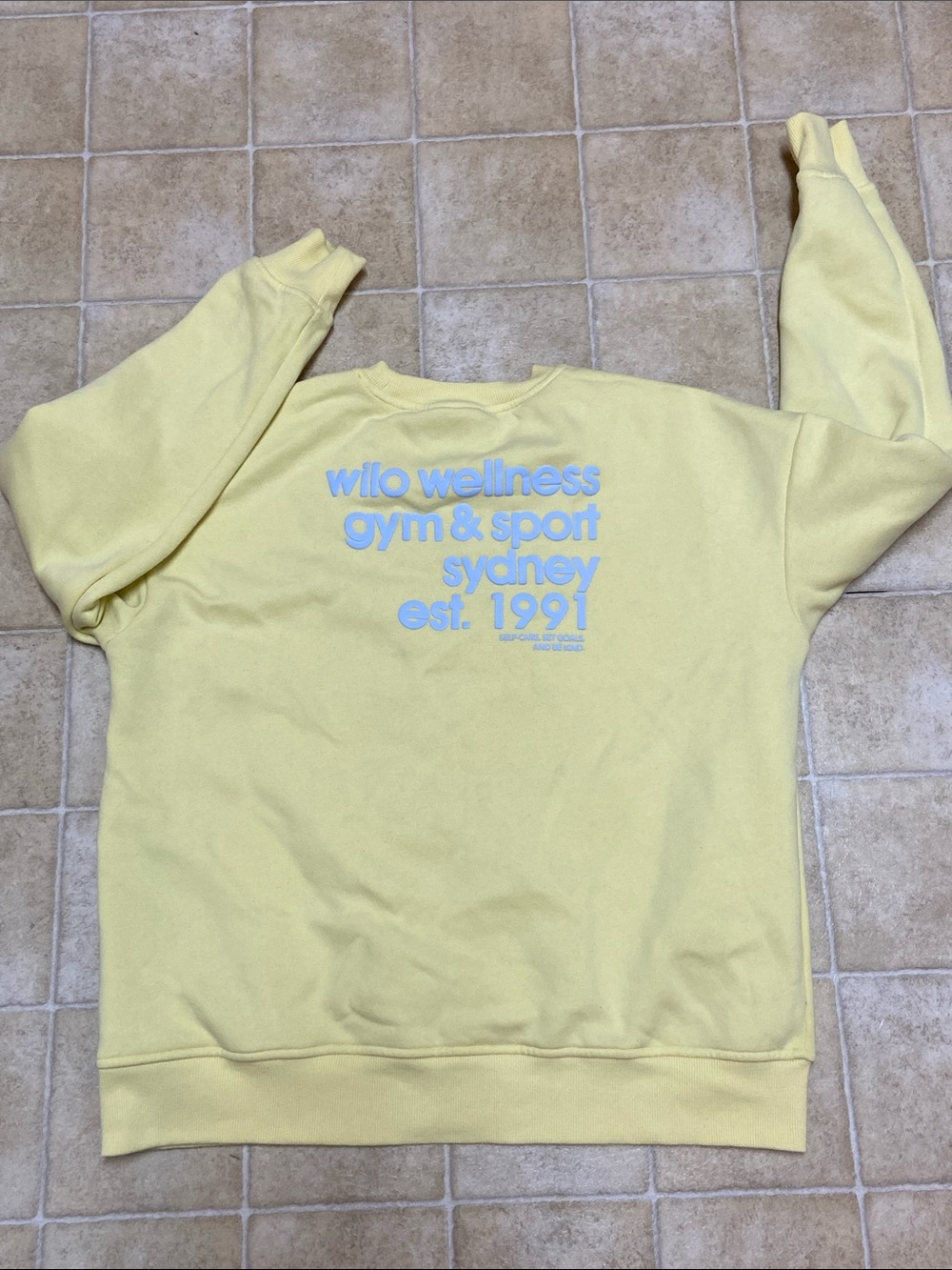 WILO THE LABEL Light Yellow Crewneck Sweatshirt with Subtle Chest Logo Size S